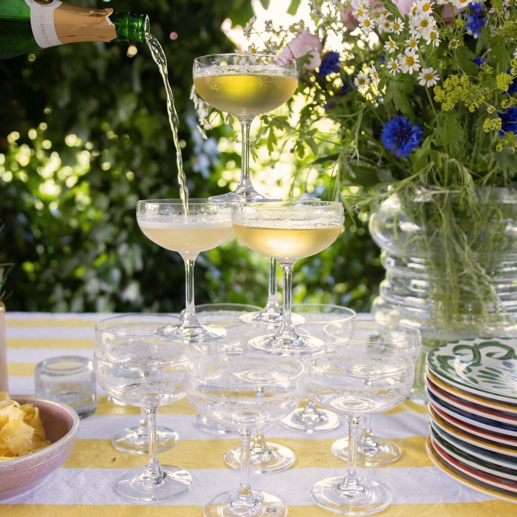 https://homeofess.com/dk/pub_docs/files/giftguide_celebration.jpg