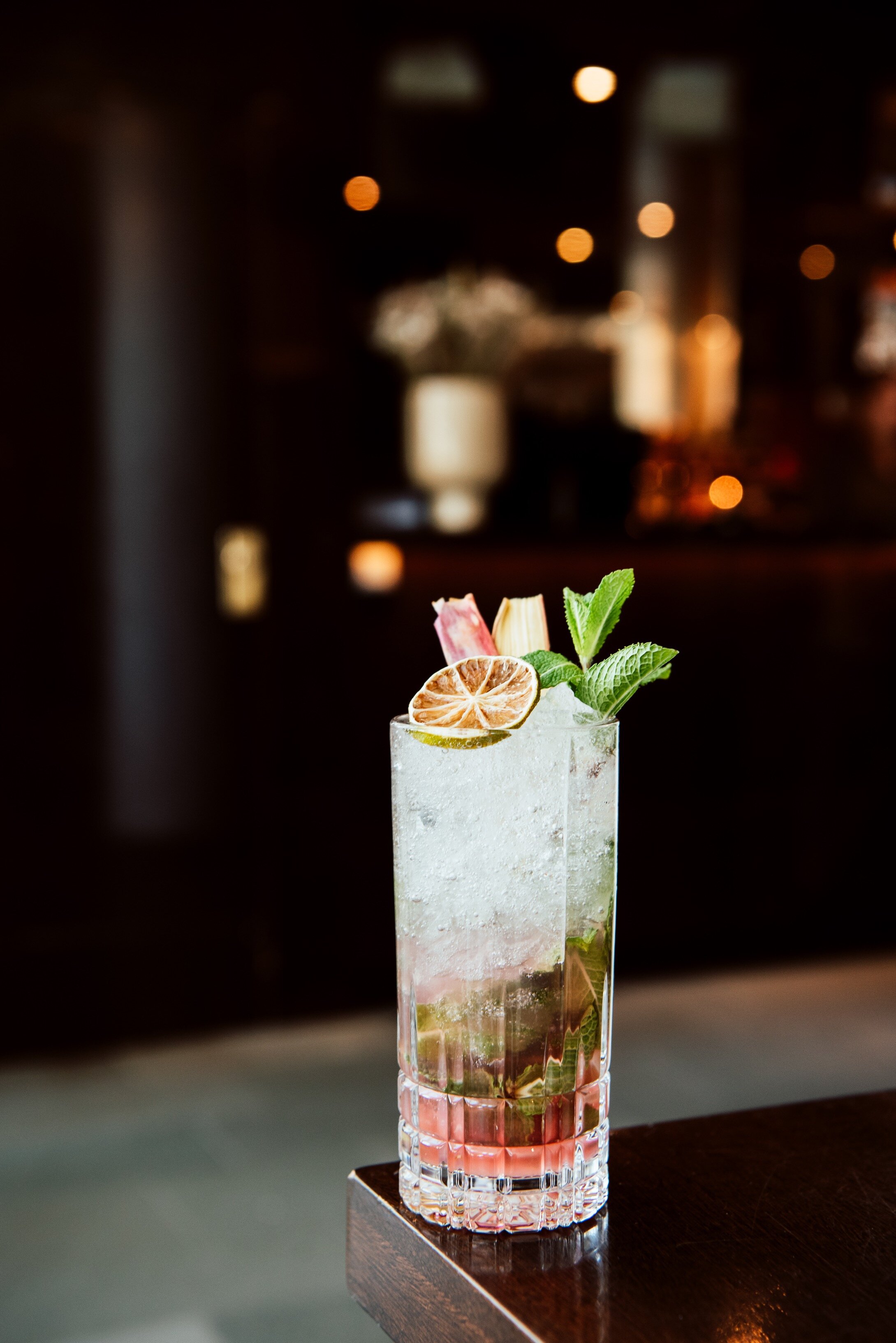 https://homeofess.com/dk/pub_docs/files/rabarber-mojito.png