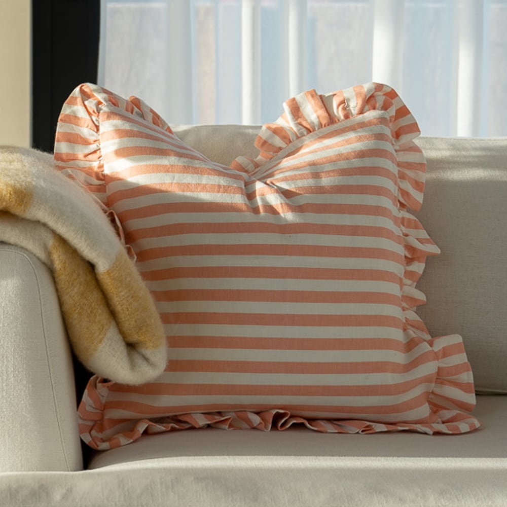 Fancy Frill - Kuddfodral 50x50