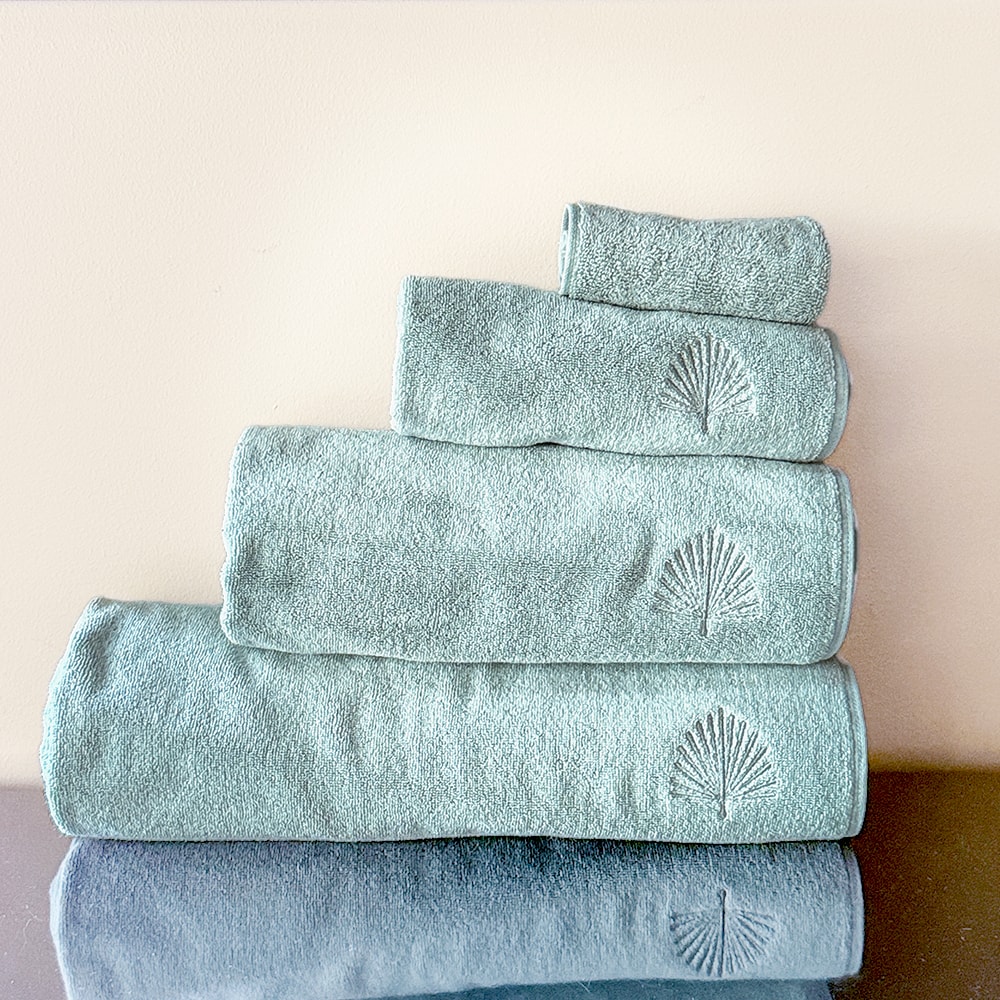 Fluffy Habits - Bath Towel 70x140cm