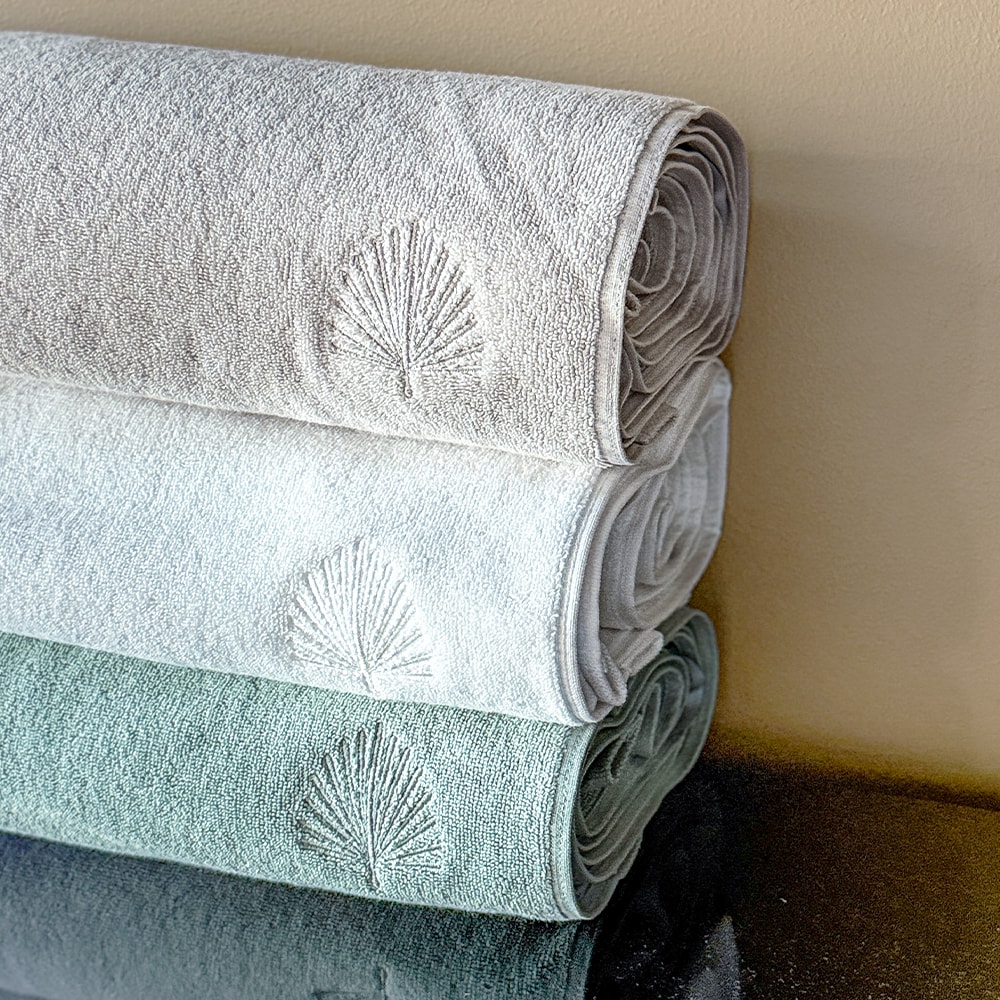 Fluffy Habits - Bath Towel 70x140cm