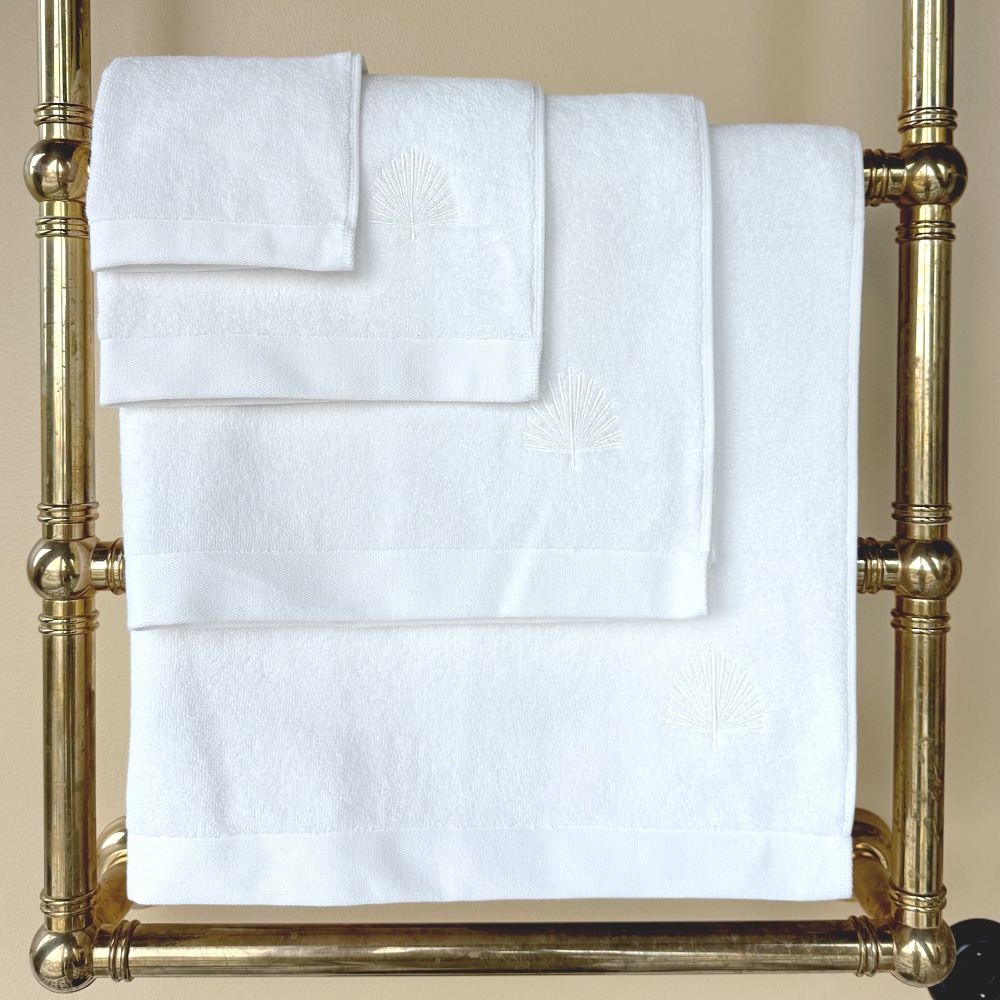 Fluffy Habits - Bath Towel 90x150cm