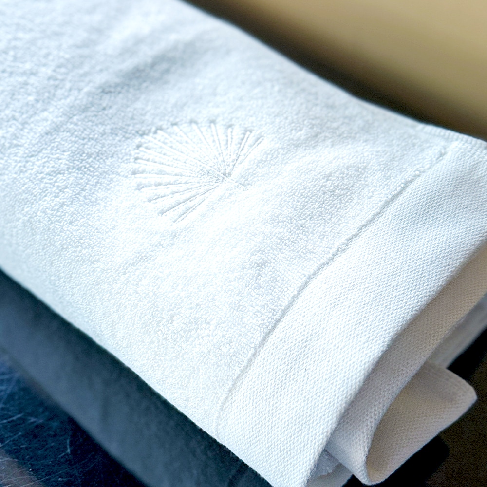 Fluffy Habits - Hand Towel 50x70cm