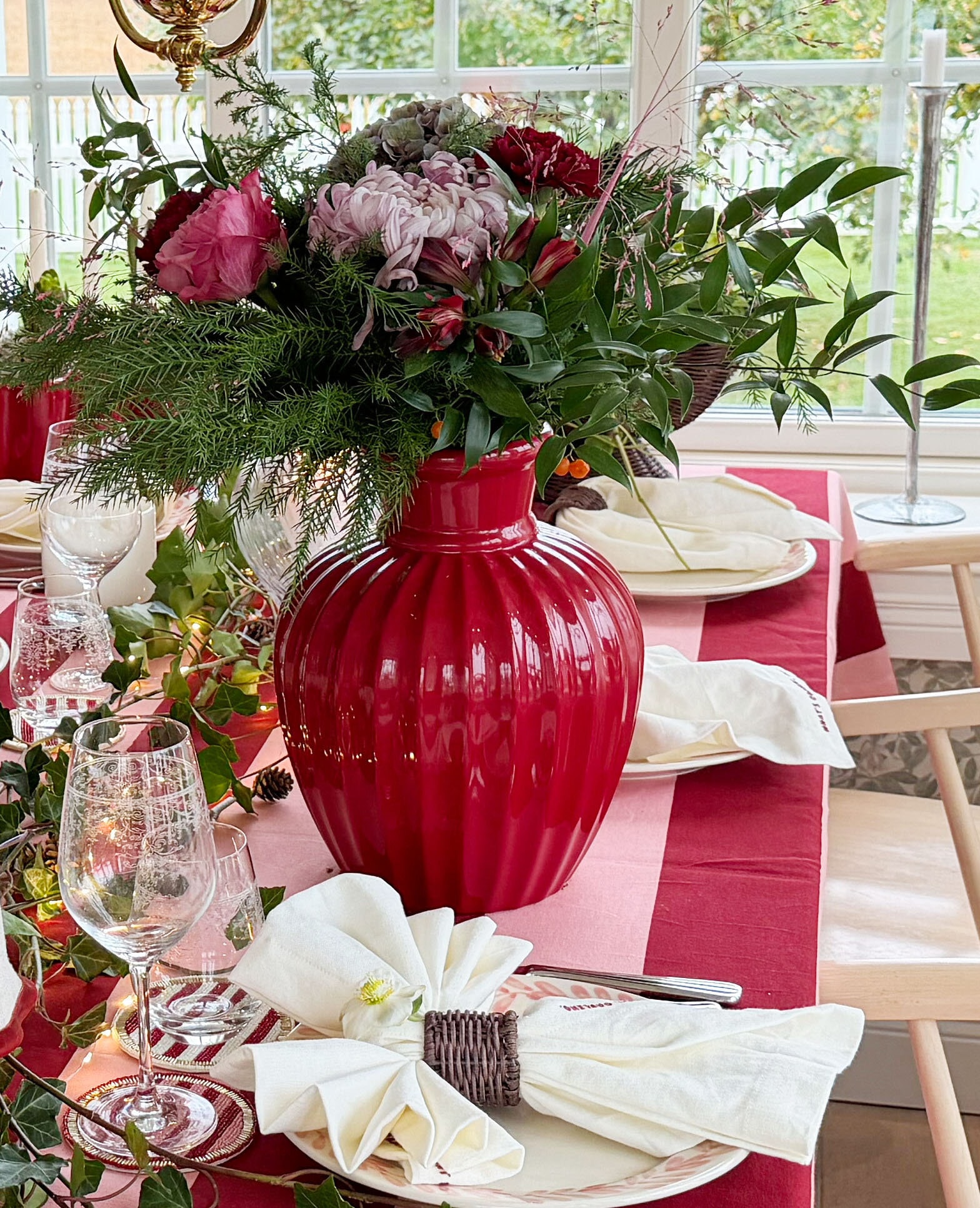 https://homeofess.com/se/pub_docs/files/PALAZZO-RED.jpg