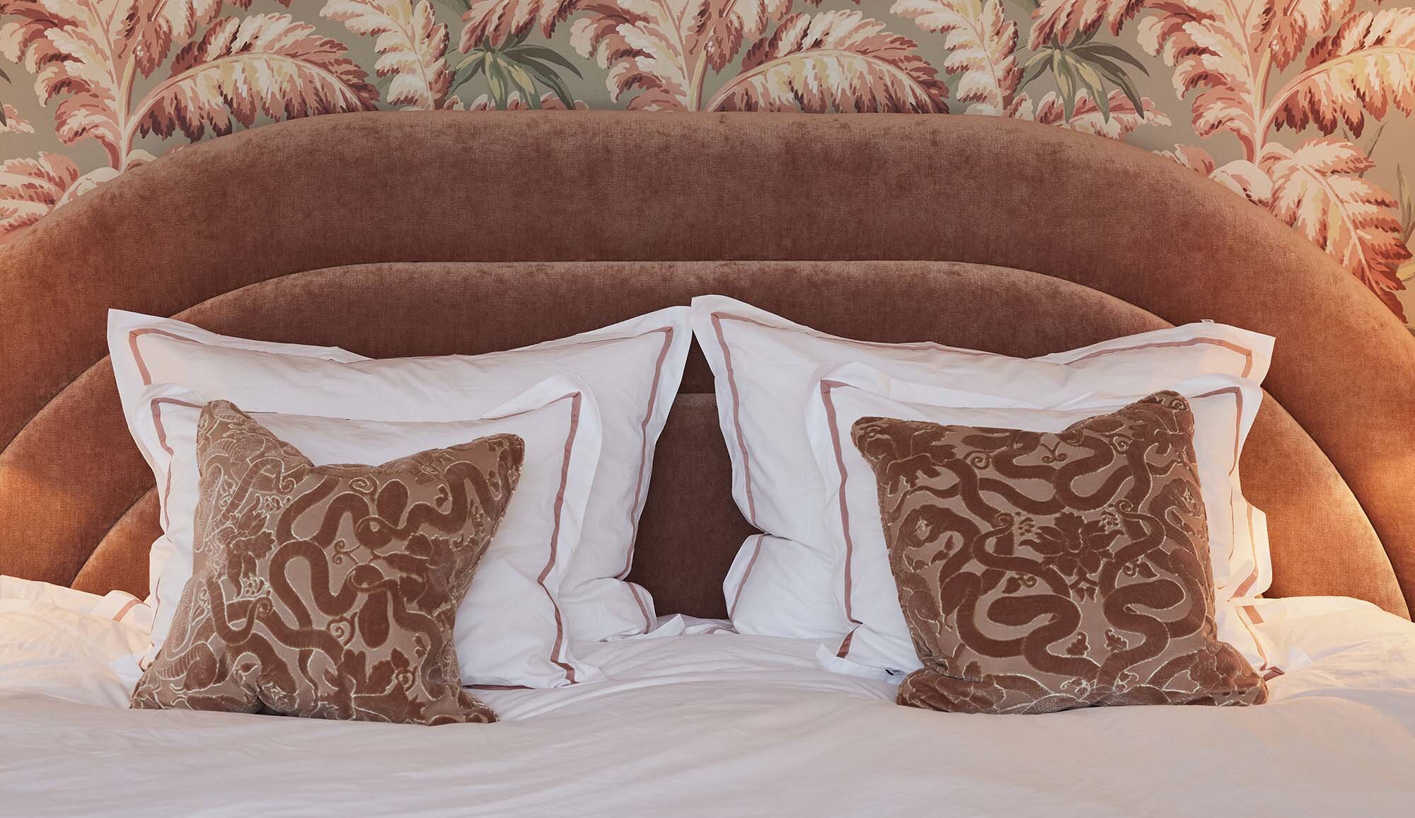 https://homeofess.com/se/pub_docs/files/VillaWahlgren/Villa-Wahlgren-Interior-Bed.jpg