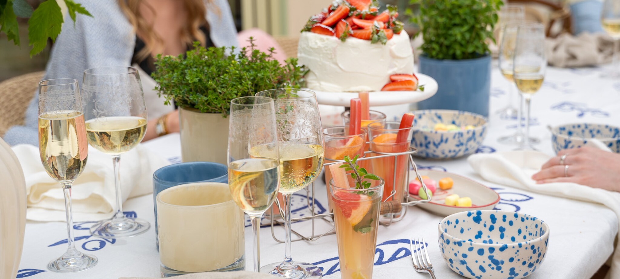 https://homeofess.com/se/pub_docs/files/summertime/Header_SS25_somamrdukning.png