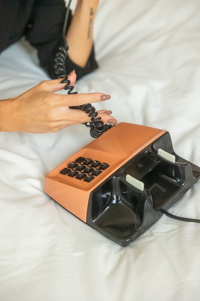 https://homeofess.com/se/pub_docs/files/telefon.jpg